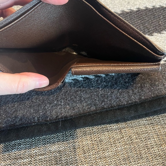 Louis Vuitton bifold wallet - Picture 10 of 12